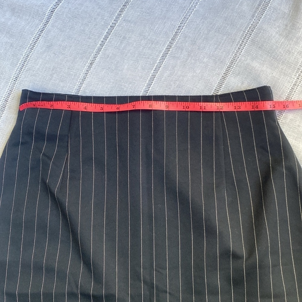 Dorothy Perkins Dark Navy Pinstripe Skirt. - Picture 6 of 11